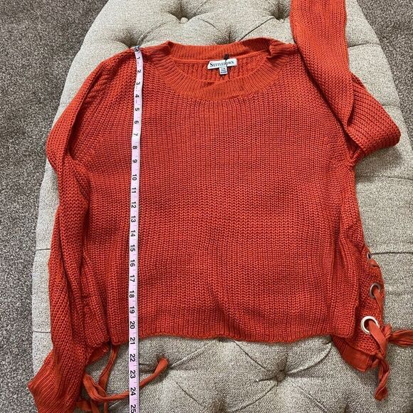 Side Lacing Sweater - Picture 16 of 16